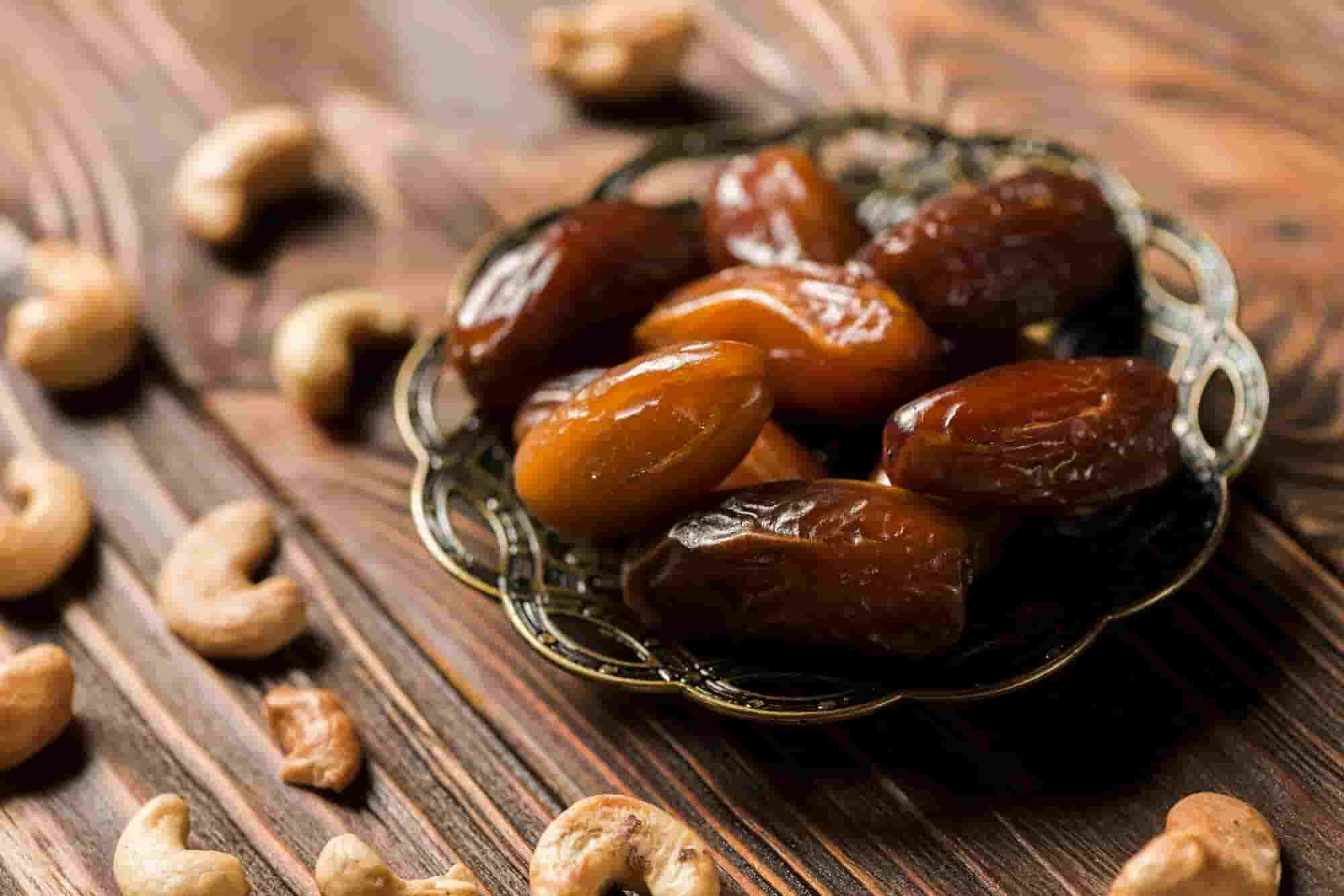 تصویر 3 از قیمت خرید خرما پیارم قند + فروش ویژه